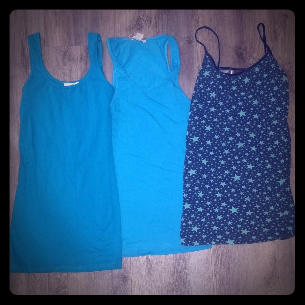 🎁5/$15🎁Blue tank lot